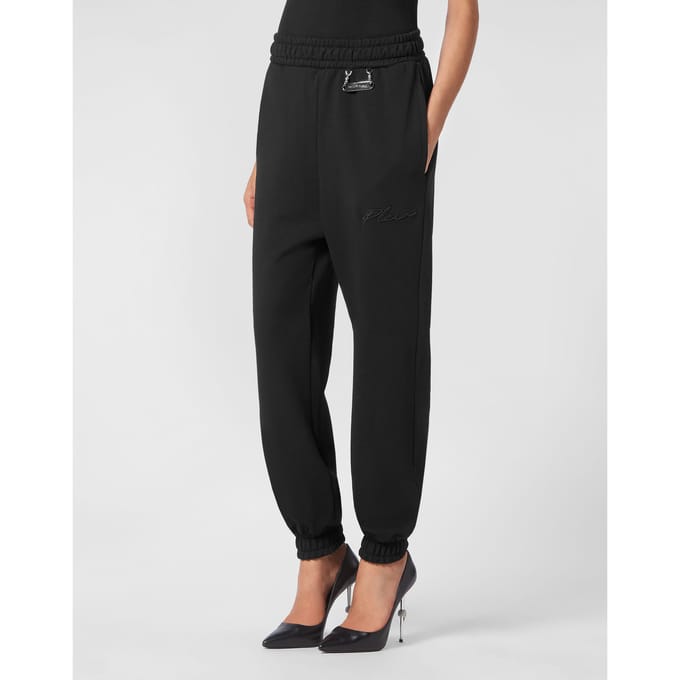 Broek Signature
