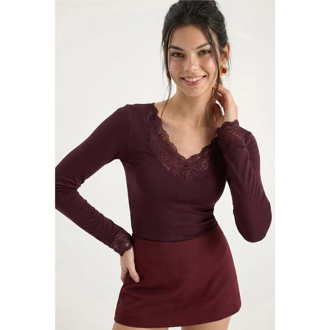 Blouse met V-hals en kantdetails
