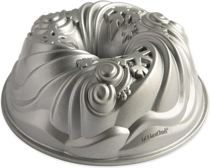 Tulband Bakvorm "Let It Snow Bundt Pan" - Nordic Ware | Sparkling Silver Holiday