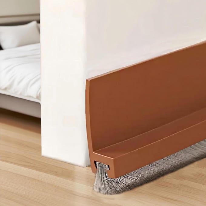 Deur Tochtstrip - Borstelstrip Deur - Tocht Weren - Zelfklevend - 100 cm - Bruin
