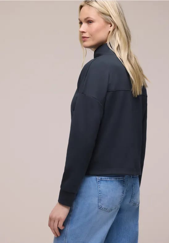 A324787 turtle neck zipper jacket