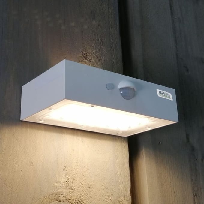 Solar wandlamp 3W op sensor zwart/wit brick model - upper en downlight - bewegingsmelder - warm witte lichtkleur