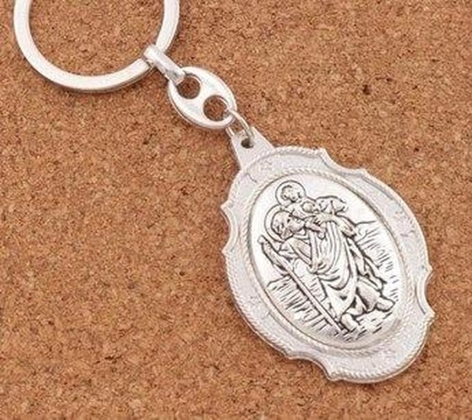Christoffel Sleutelhanger Zilverkleur.