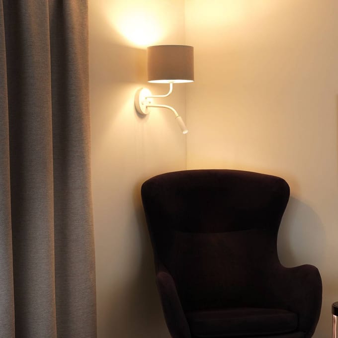 Duolla Wandlamp Roller, Soro lichtgrijs, wit, met leeslampje