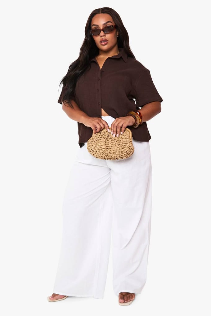 boohoo Dames Plus Cheesecloth Kortmouwen Overhemd | Chocoladebruin | Maat: 44
