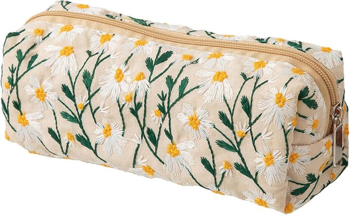 Beige etui met modern design - ruimte voor pennen en accessoires