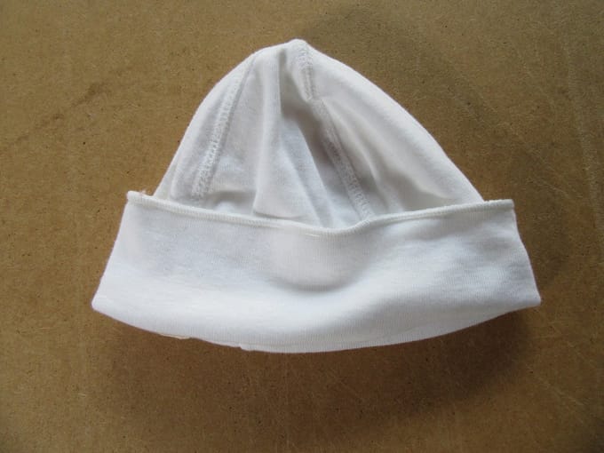 petit bateau , eerste mutsje wit , 43-45  3/6 maand