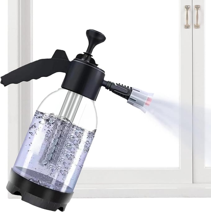 Schuimpompspuit - Schuimspuit - Auto reinigen - Draagbestendig materiaal - 2L capaciteit - Wit