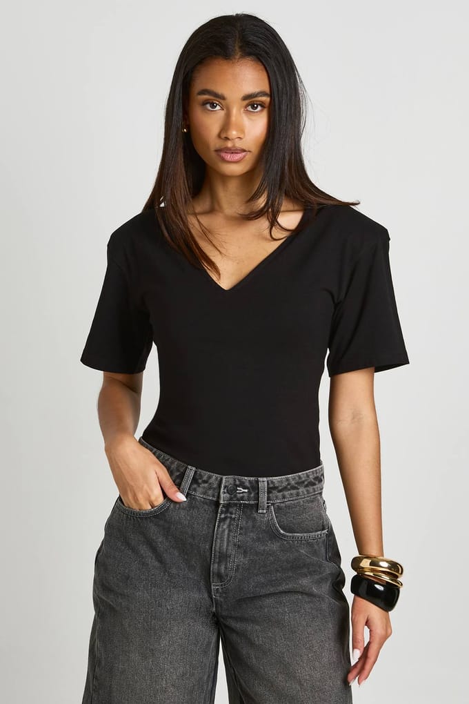 boohoo Dames Bodysuit Met Schoudervulling En V-hals | Zwart | Maat: 38