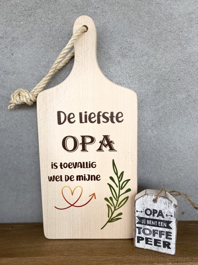 Creaties van Hier - serveerplankje met houten hanger - opa - 35 cm - hout