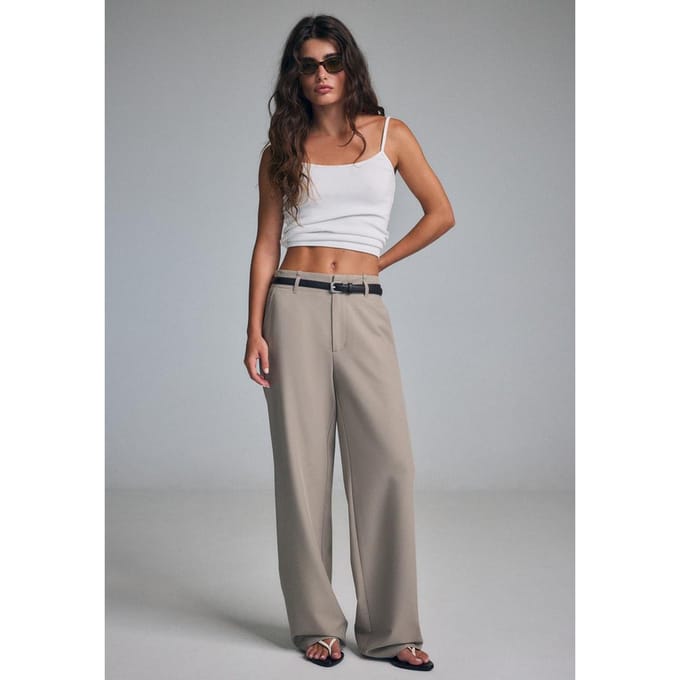 Stradivarius Rechte nette broek met riem  Bruin 44