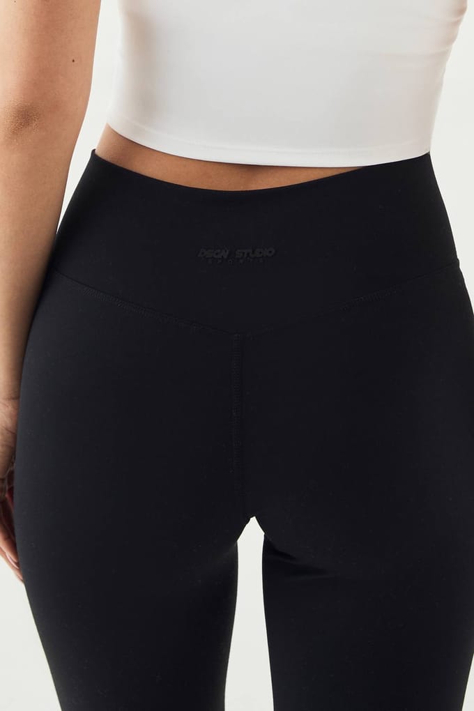 Dames DSGN Studio Ultra Sculpt Wrap Taille Capri Legging | Zwart | Maat: 2XL
