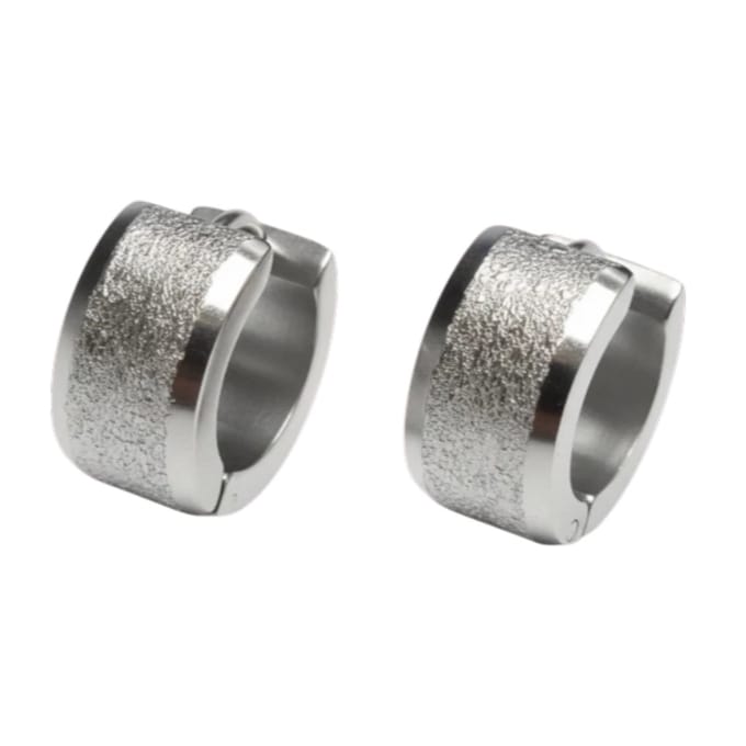 Rvs sieraden- Oorringen - Trendy sandblasted zilverkleur - 13mm-huggie