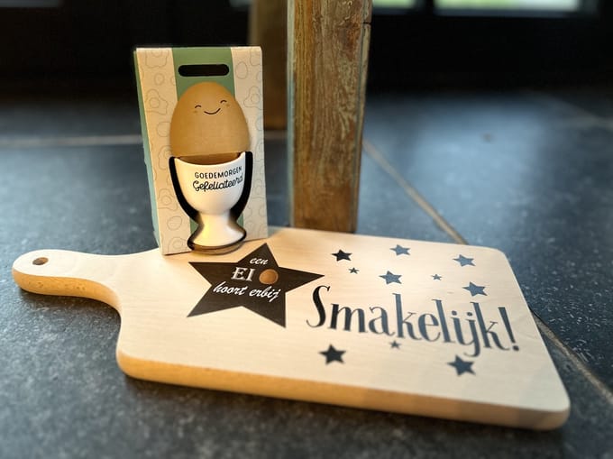 Creaties van Hier - Serveerplankje met eierdop - Goedemorgen - Hout - Ontbijt - Verjaardag