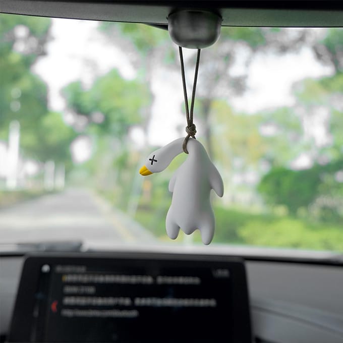 Grappige schommelgans geroosterde witte geroosterde eend autohanger schommel eend auto hangende ornament voor autoproducten interieuraccessoires wit