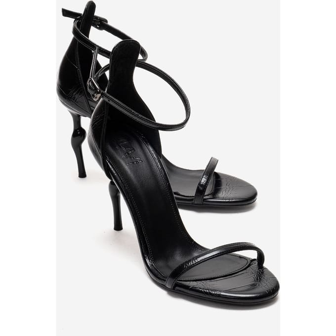 Yelena Pump met Enkelbandje en Stilettohak