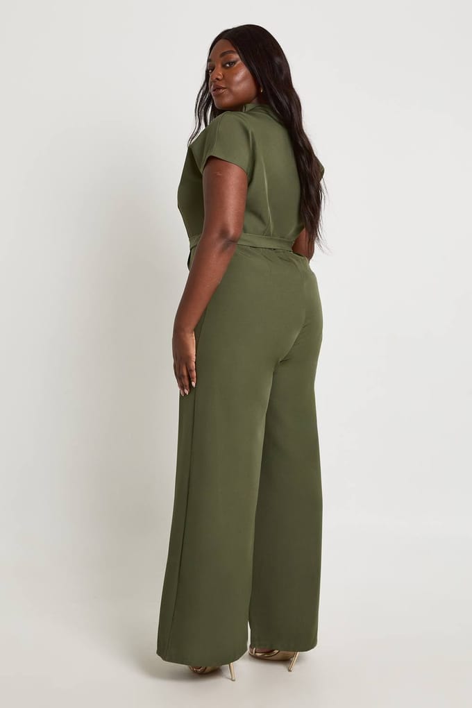 boohoo Dames Plus Asymmetrische Jumpsuit Met Riem | Khaki | Maat: 20