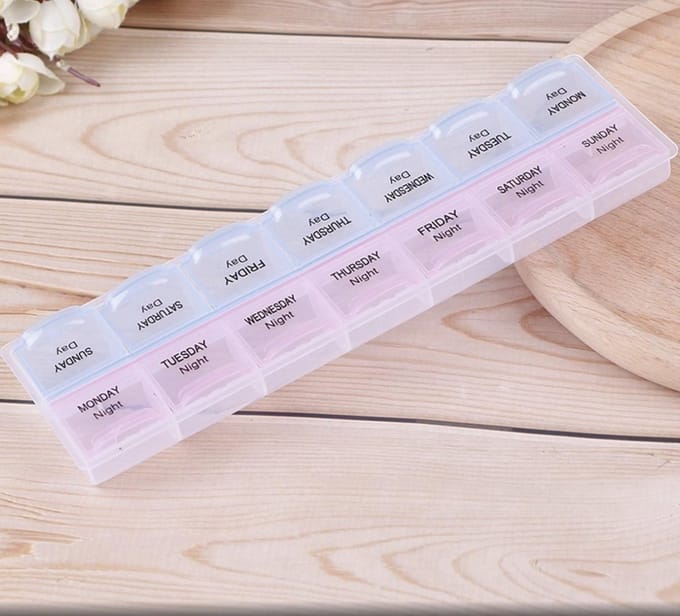 ***Medicijnen Doosje - Pillendoos box - 7 dagen - 2 compartimenten per dag - 14 vakken per Week van Heble® ***