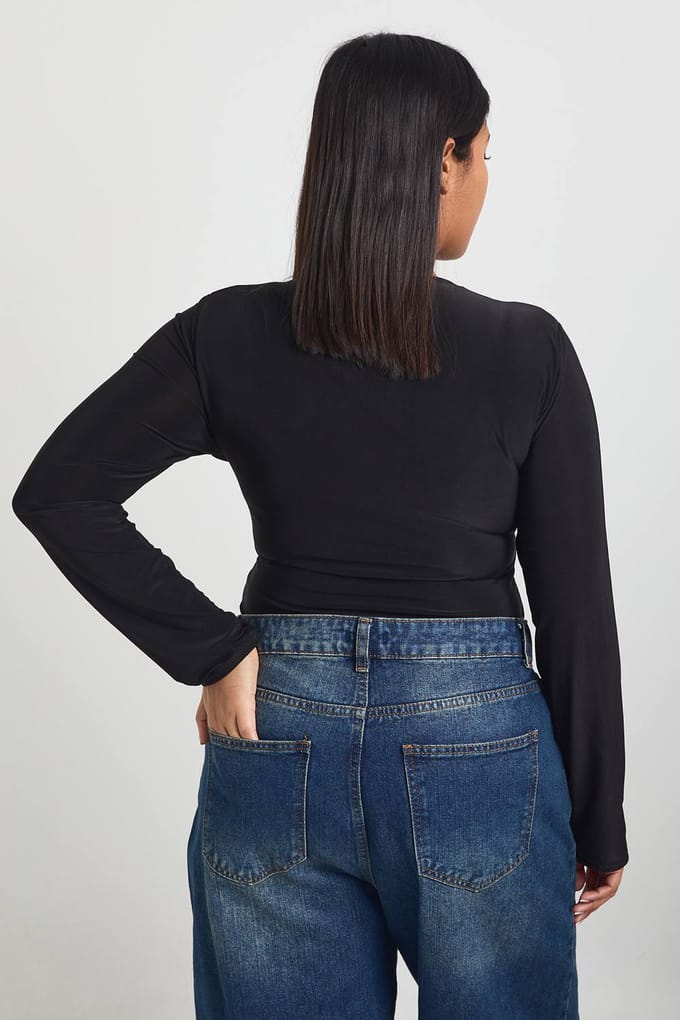 boohoo Dames Plus Dubbele Laag Slinky Lange Mouw Bodysuit | Black | Maat: 18
