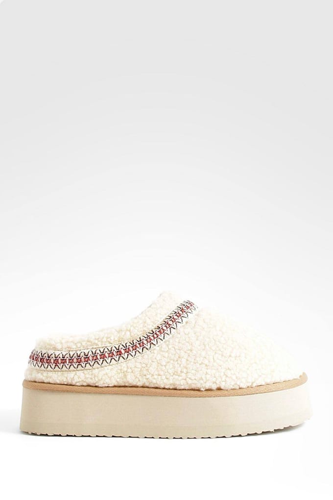 boohoo Dames Borg Geborduurde Plateau Cosy Mules | Beige | Maat: 7
