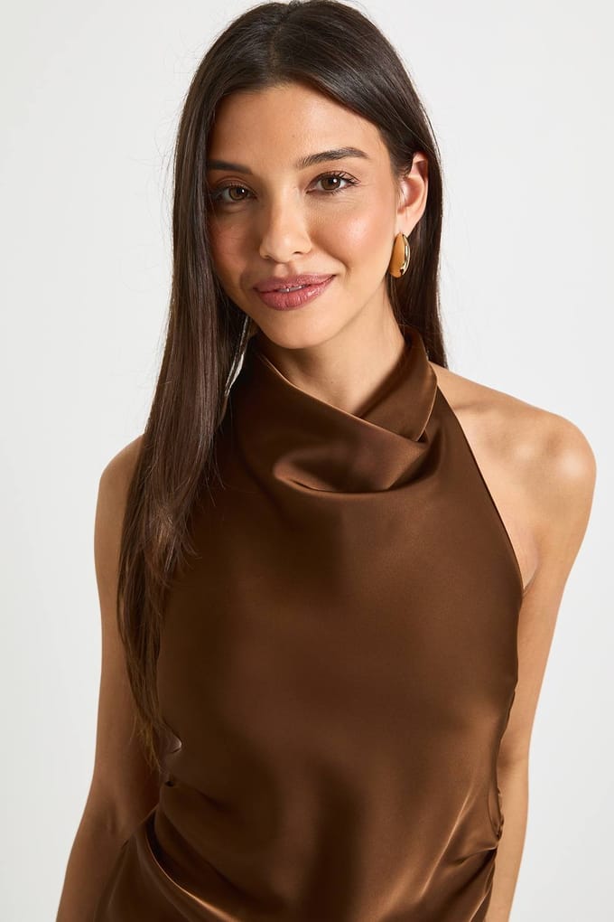 boohoo Dames Satijn top met hoge draperende halslijn | Espresso | Maat: 44
