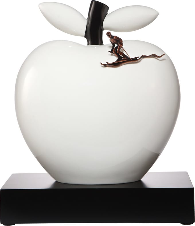 Goebel - Studio 8 | Decoratief beeld / figuur Appel - Adventure and Freedom | Porselein - 28cm - Limited Edition