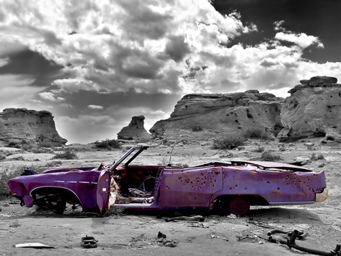 Fotobehang - Retro auto op de Colorado Desert.