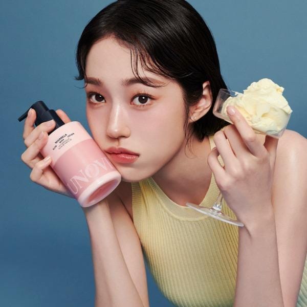 UNOVE Glow Body Lotion Hydraterende Bodylotion 290ml × 2 NU VANILLA 2 pcs white