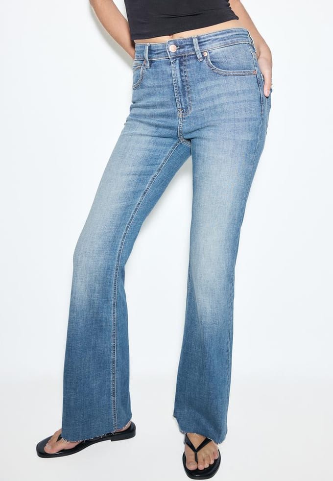 Stradivarius D74 Stretch flared jeans met split  LICHTBLAUWE DENIM WASSING 36