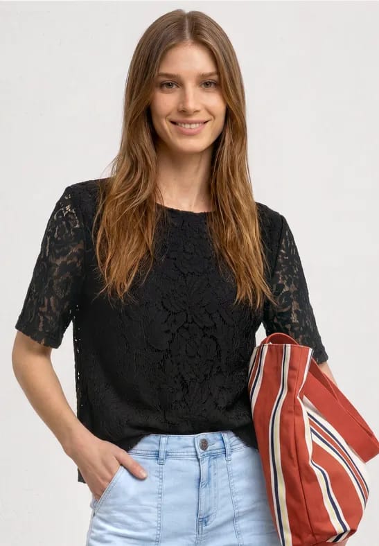 2-in-1 Shirt van kant met onderhemdje