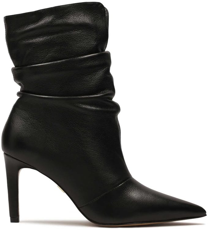 Leather boots with crinkle upper