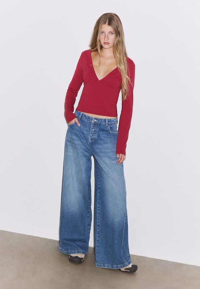 Stradivarius T-shirt met lange mouw en snit onder de borst  Rood M