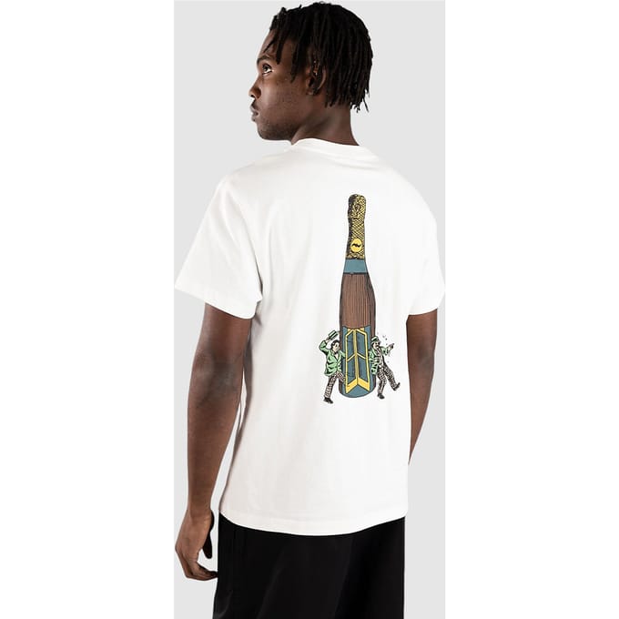 Pass Port Wine Em' T-Shirt wit