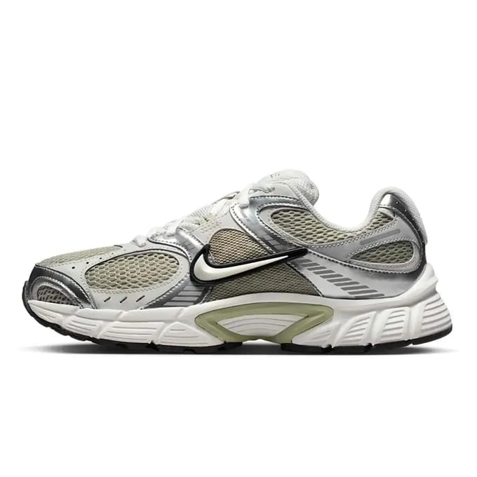 Nike V5 Dames Sneakers Hq7901-301 - Kleur Groen - Maat 37.5
