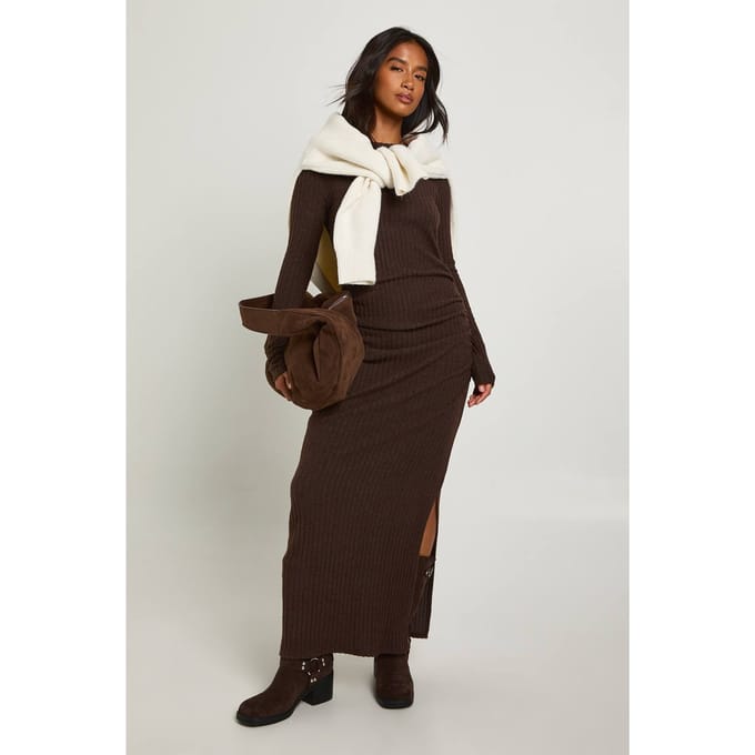boohoo Dames Petite Geborstelde Rib Lange Mouw Maxi Jurk | Chocoladebruin | Maat: 34