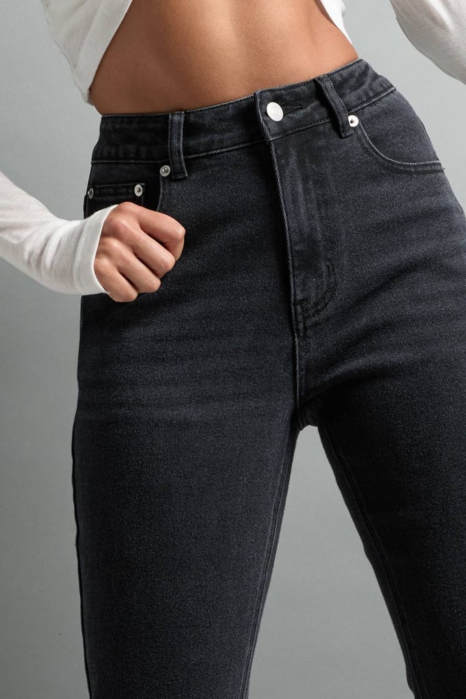 boohoo Dames De Hoge Taille Flare Jeans | Washed Black | Maat: 10/30L