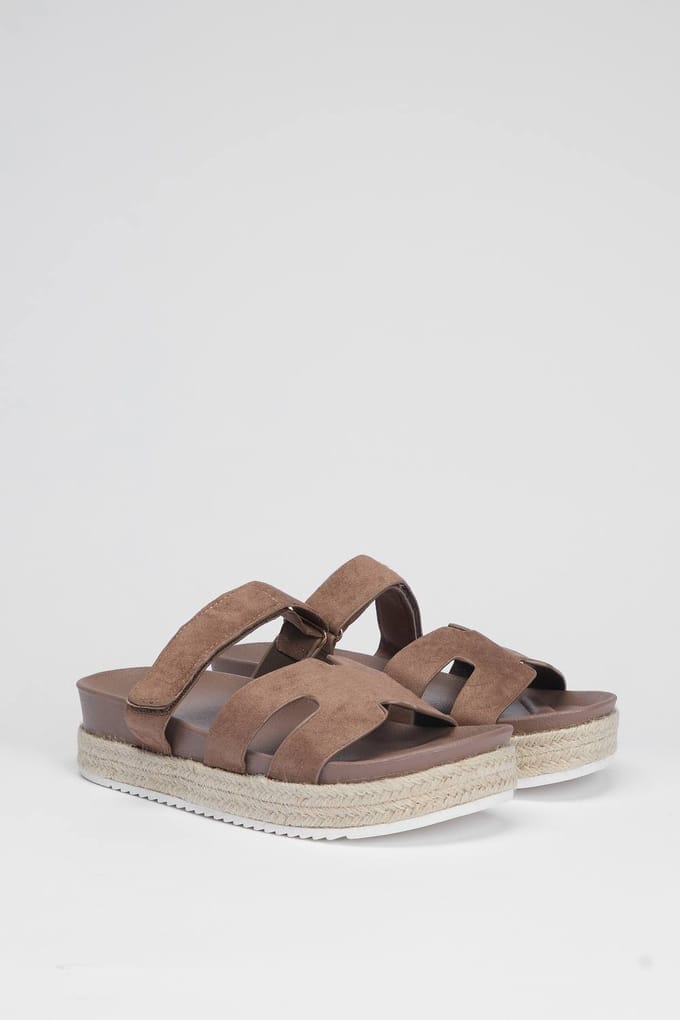 boohoo Dames Uitgesneden Dubbele Band Platform Slippers | Taupe | Maat: 41