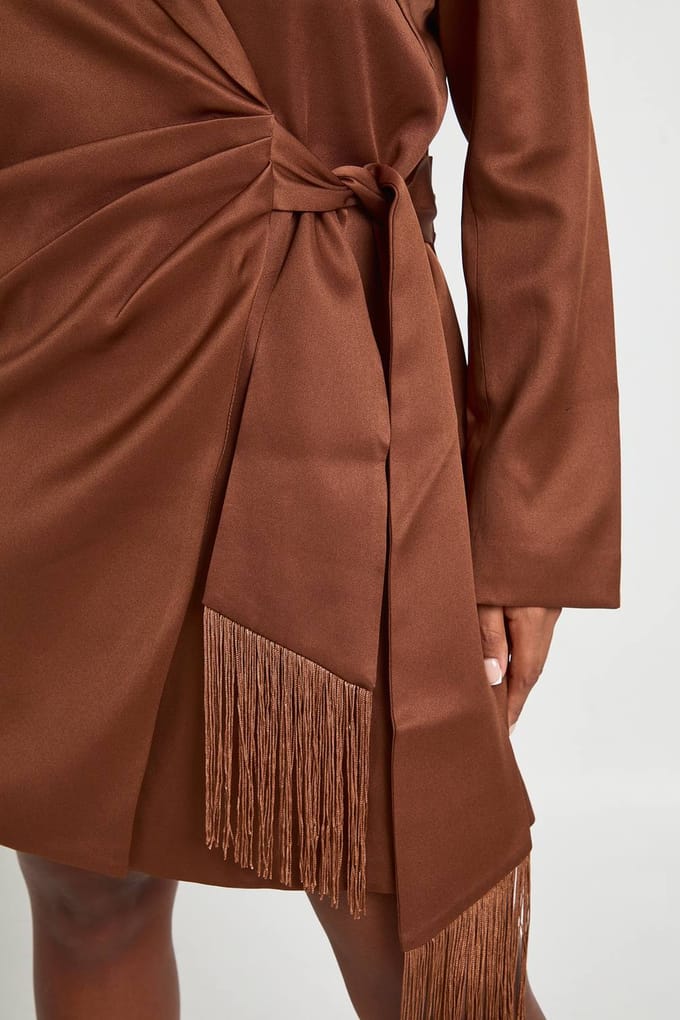 boohoo Dames Plus Kwast Blazer Jurk | Chocolate | Maat: 20