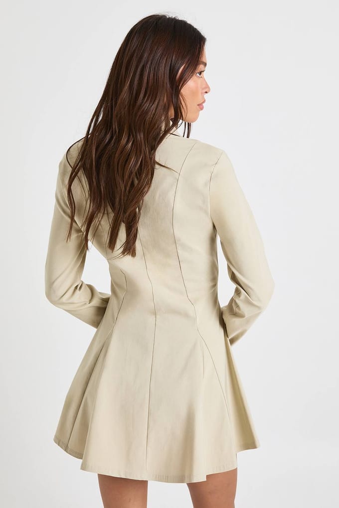 boohoo Dames Bengaline hemdjurk met ingestikte taille | Stone | Maat: 8