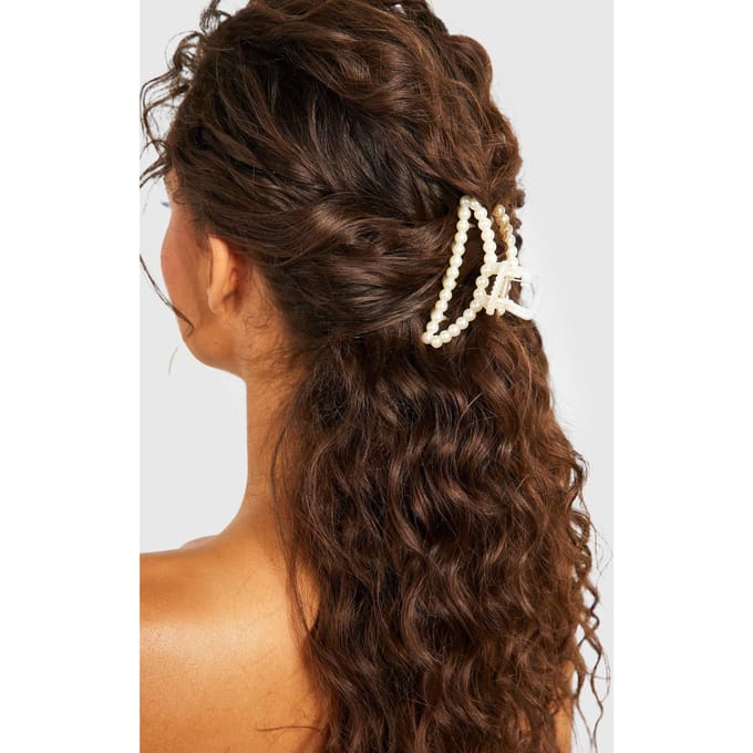boohoo Dames Gebogen Parel Klauwclip | Cream