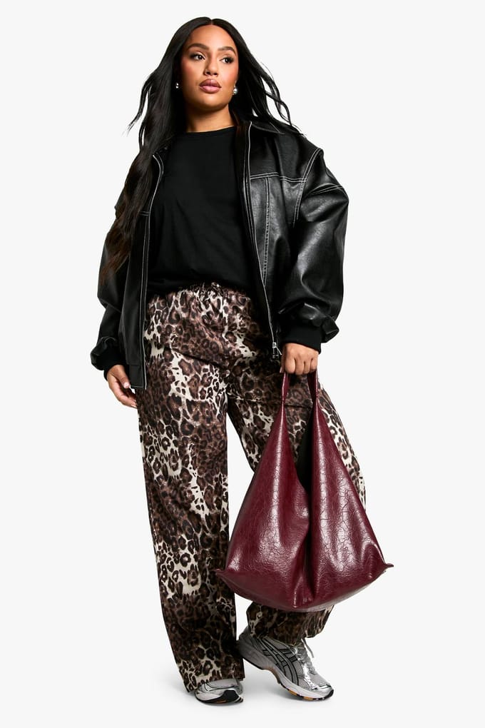 boohoo Dames Plus Leopard Geweefde Broek met Wijde Pijp | Luipaardprint | Maat: 44