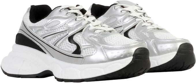 Sneakers met veters