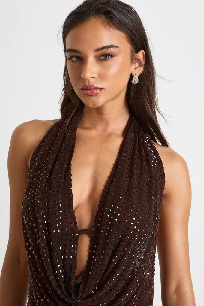 boohoo Dames Hotfix Diepe Uitsnijding Cowl-hals Haltertop | Chocolate | Maat: 12