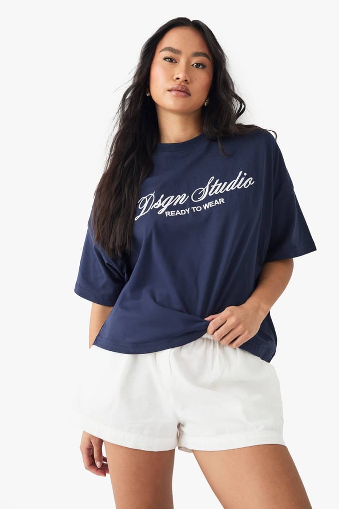 Dames Dsgn Studio Geborduurd Oversized T-shirt | Navy | Maat: Small