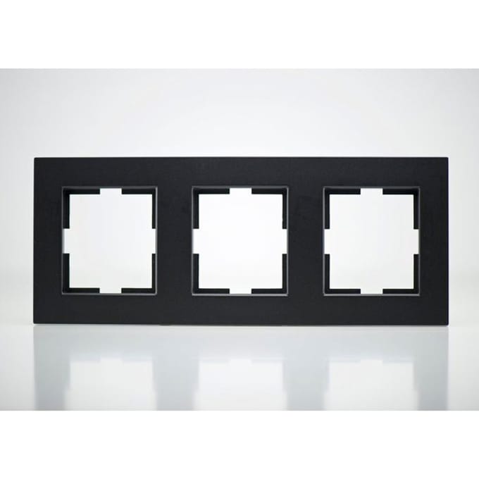 Zwarte plastic afdekplaat 3 modules 81x225x10mm