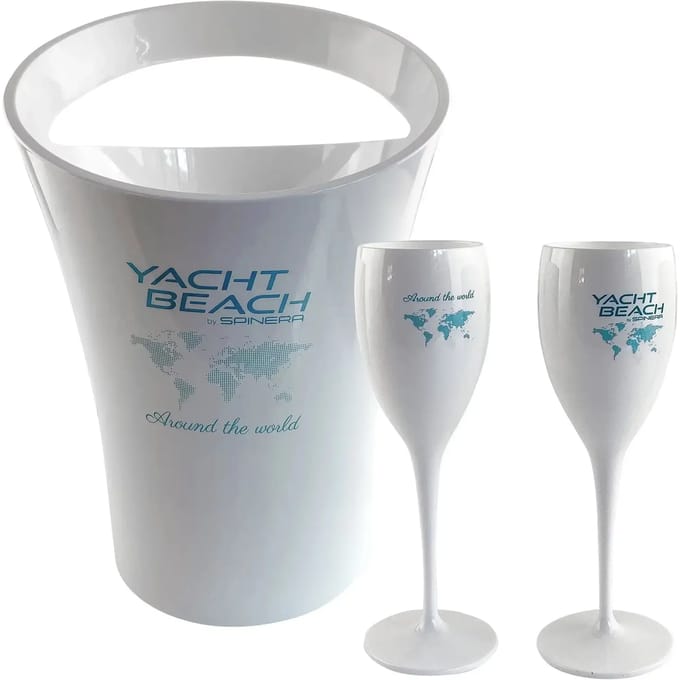 Champagneglazen met ijseem Yachtbeach Pool Party
