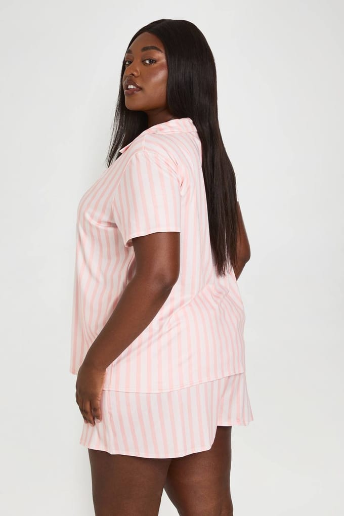 boohoo Dames Plus Gestreepte Korte Mouw En Korte Pyjama Set | Perzik | Maat: 44