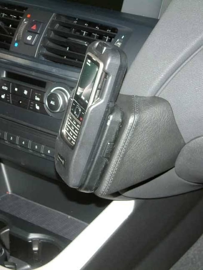 Kuda console - BMW X3 10/2010-2017 Kleur: Zwart