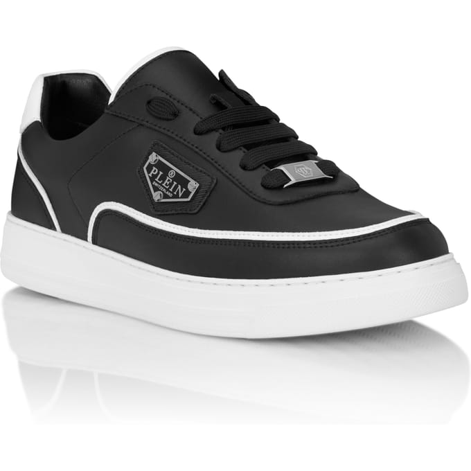 Low-Top Sneakers Triangle