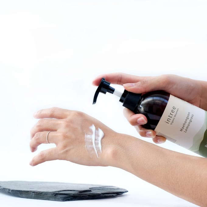 Phutawan Intree Crème Rafraîchissante Bio Montagne Maehongson Citronnelle 320 ml. 320 ml. white